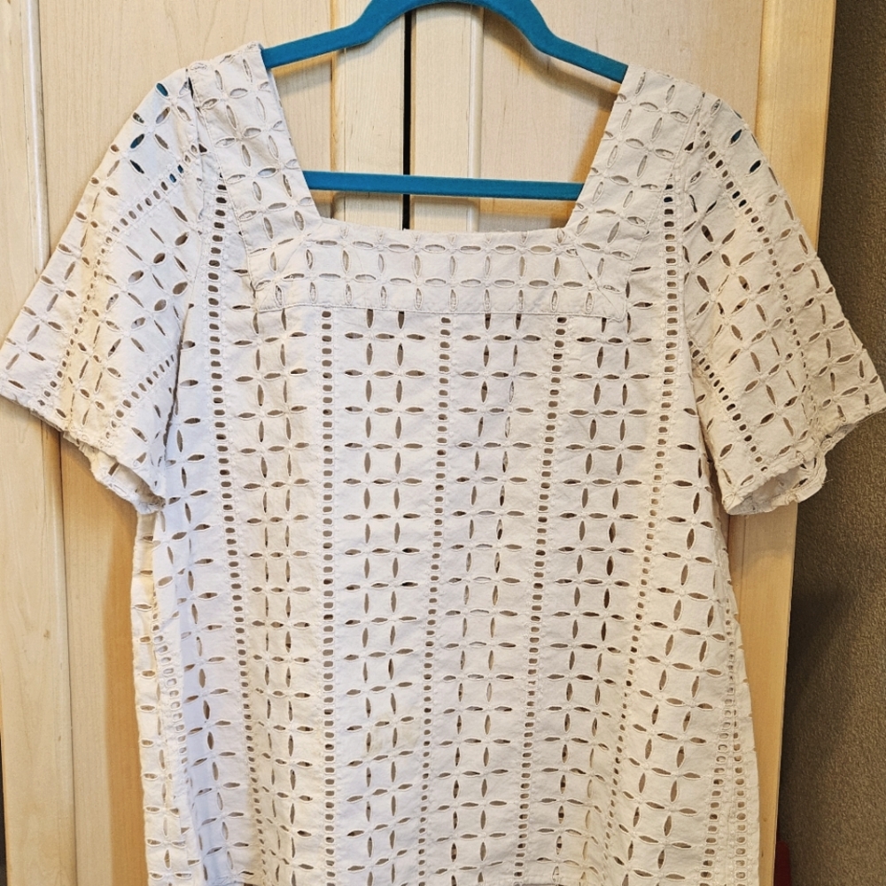 Beautiful and fun tan eyelet LOFT top, sz 12P